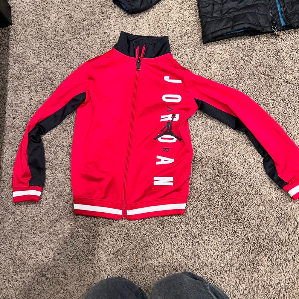 Jordan jacket size medium boys